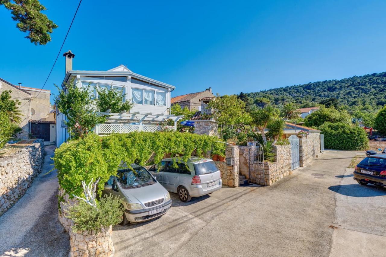 Apartment Neno - Terrace & Parking Veli Losinj Ngoại thất bức ảnh