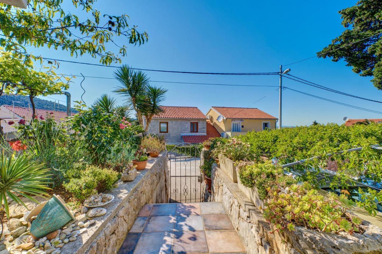 Apartment Neno - Terrace & Parking Veli Losinj Ngoại thất bức ảnh