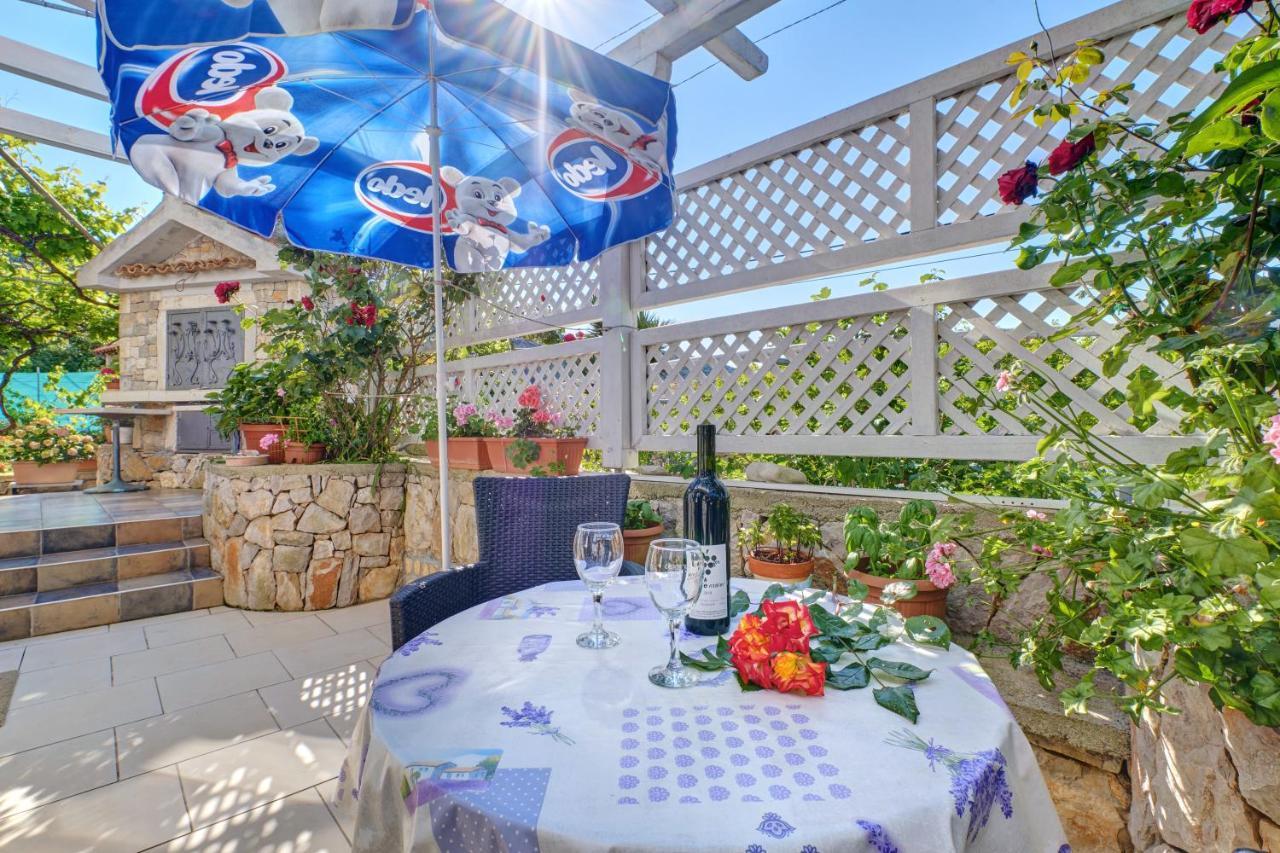 Apartment Neno - Terrace & Parking Veli Losinj Ngoại thất bức ảnh