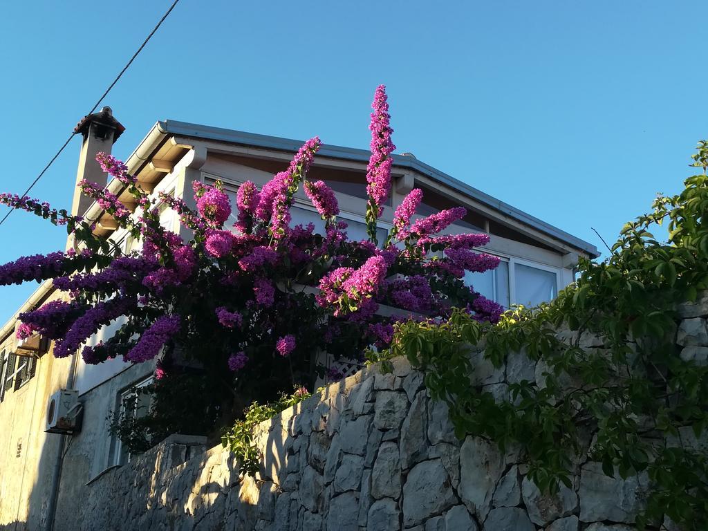 Apartment Neno - Terrace & Parking Veli Losinj Ngoại thất bức ảnh