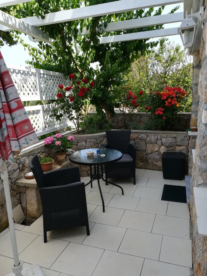 Apartment Neno - Terrace & Parking Veli Losinj Ngoại thất bức ảnh