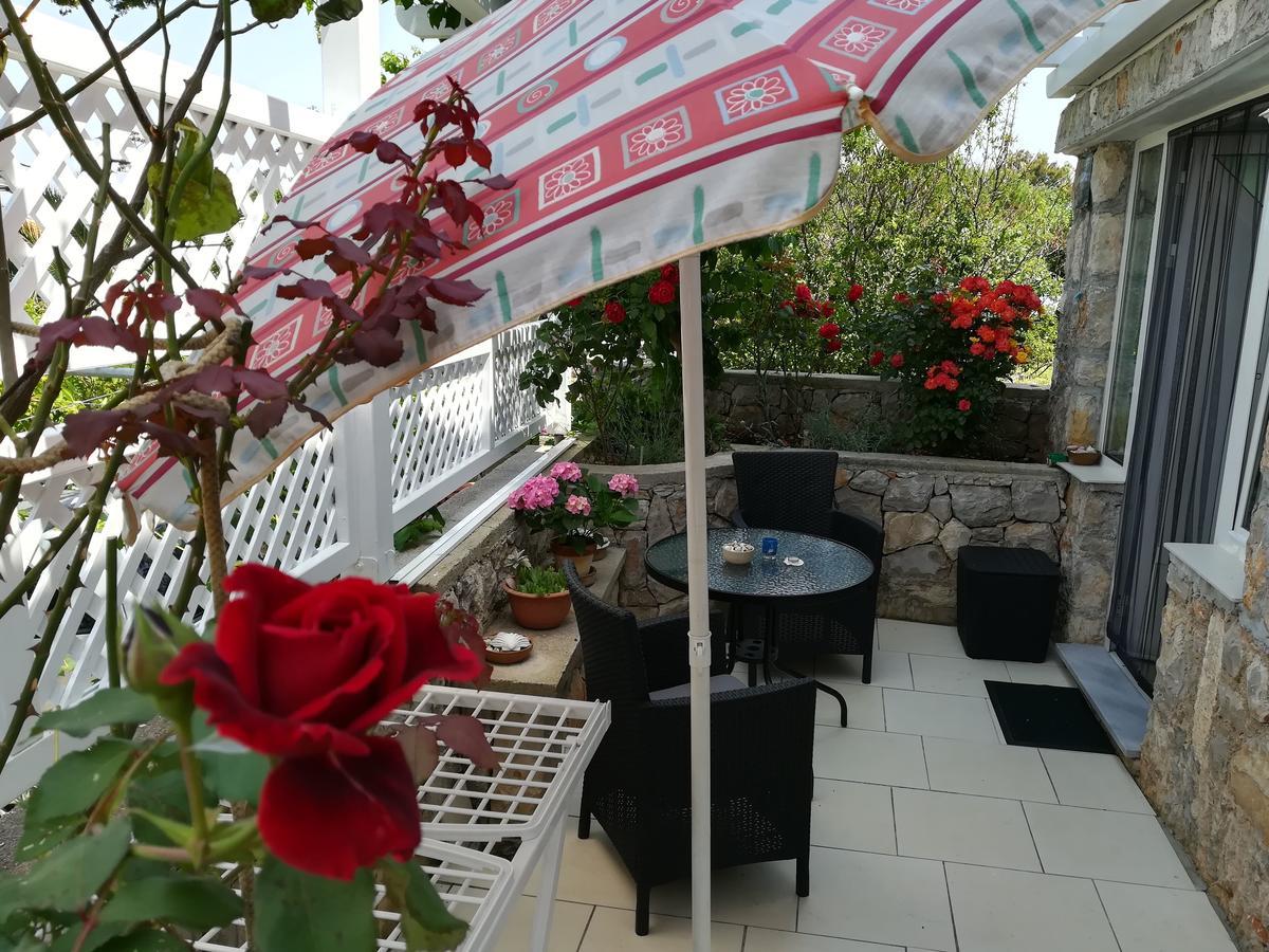 Apartment Neno - Terrace & Parking Veli Losinj Ngoại thất bức ảnh